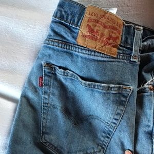 2 pairs of Levi's 34 X 32 jeans